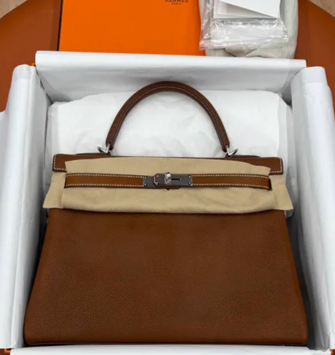 Hermes Kelly 32 Gold / Barenia / Phw